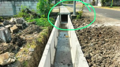 Proyek U-Ditch di Kepohbaru Disorot, Warga Pertanyakan Transparansi dan Kualitas Pekerjaan