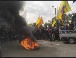 Ratusan Mahasiswa Lampung Mengguga Gruduk DPRD Lampung, Sampaikan 6 Tuntutan